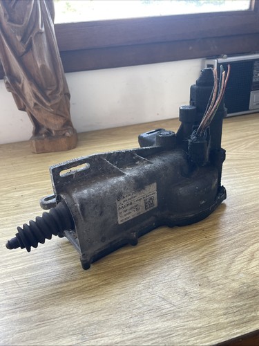 Attuatore cilindro presa